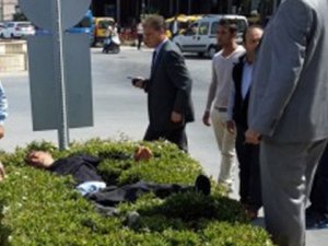 Yol Uygulaması Yapan Polise Motosikletle Çarpıp Kaçtılar