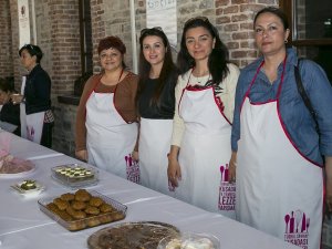 Kuşadası’nda Yöresel Tatlar Yarıştı