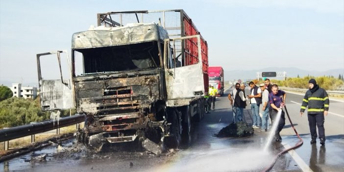 Aydın'da seyir halindeki tır cayır cayır yandı!