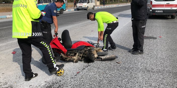 Otomobille motosikletin çarpıştığı kazada 2 kişi yaralandı