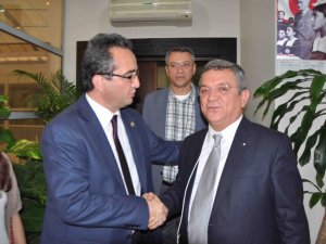Bülent Tezcan, Özer Kayalı'yı Ziyaret Etti