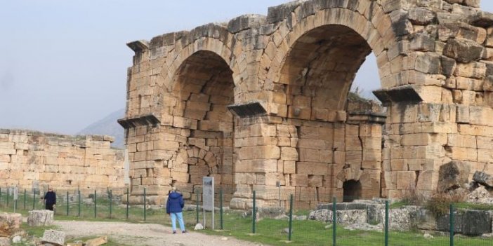 Hierapolis Antik Kenti yıkılma tehlikesiyle karşı karşıya