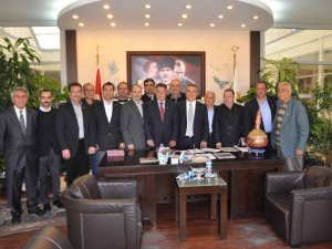 MHP'liler CHP'li Kayalı’yı Ziyaret Etti