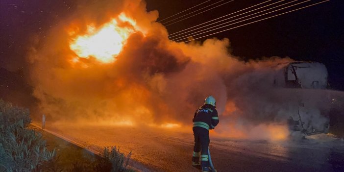 Seyir halindeki yolcu otobüsü alev alev yandı