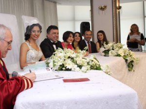 İstanbul’daki Aydınlıları Buluşturan Nikah