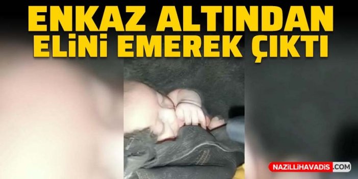 Elbistan'da 2 aylık bebek enkazdan elini emerek çıktı