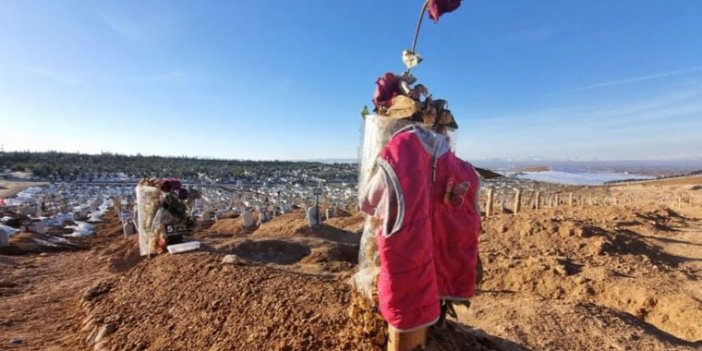 Deprem mezarlığındaki 'kırmızı montun' altından öyle bir hikaye çıktı ki