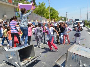 Sazlı Halkı Karayolunu Trafiğe Kapadı