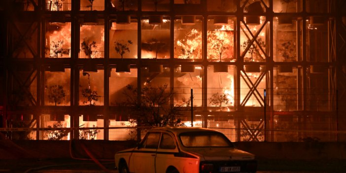 İzmir'de sitede çıkan yangın kontrol altına alındı