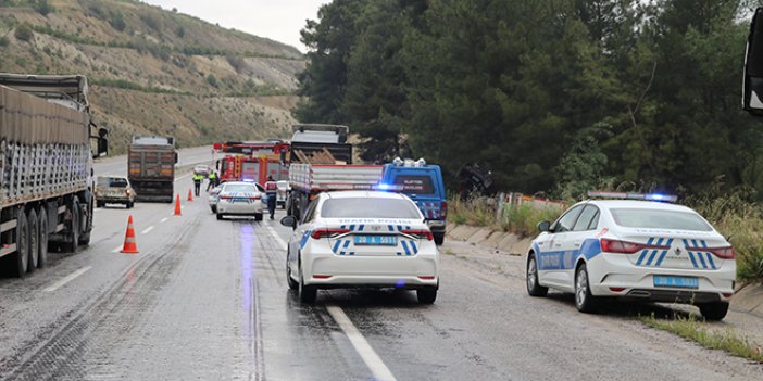 Tırla otomobilin çarpıştığı kazada aynı aileden 4 kişi öldü