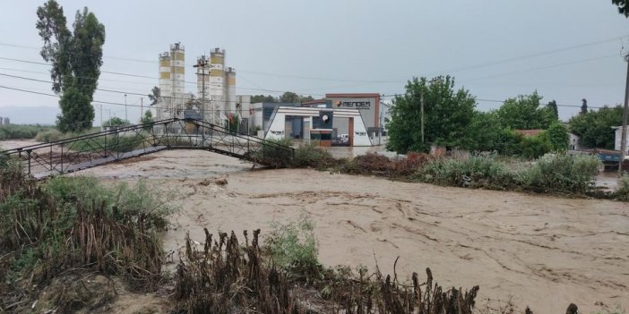 Aydın'da sağanak sonrası taşkın: Bazı evleri su bastı