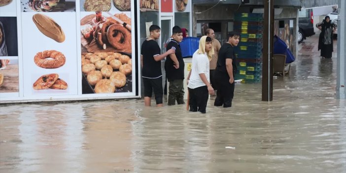 Denizli'de Sağanak Nedeniyle Ev ve İş Yerleri Su Bastı