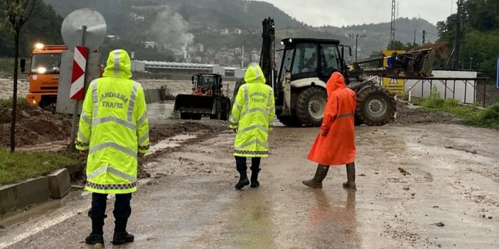 Şiddetli yağışlar: 3 ilde eğitime ara verildi