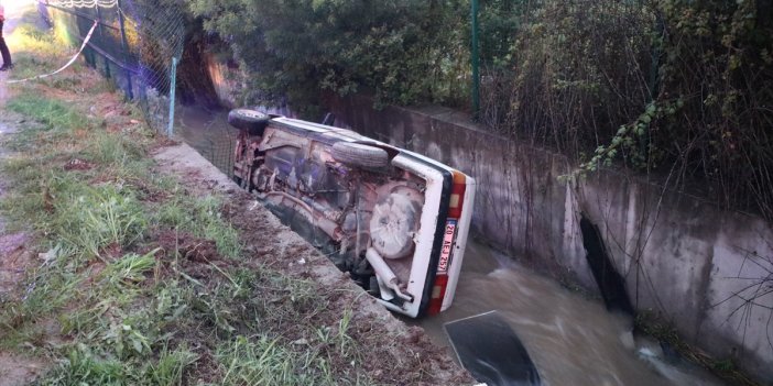 Sulama kanalına devrilen otomobilin sürücüsü yaralandı