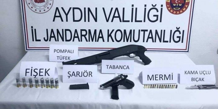 Jandarma devriyede durdurdu! Bakın üstlerinden neler çıktı