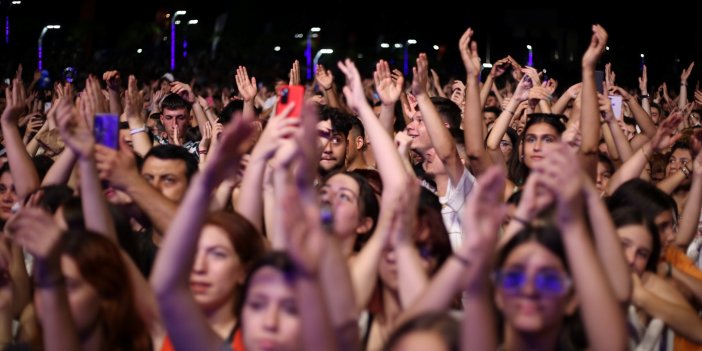 20 bin kişi katıldı! Aydın’da Mimar Sinan Parkı muhteşem konserle açıldı