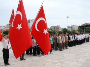 Didim’de 19 Mayıs, Soma Faciası Nedeniyle Buruk Kutlandı