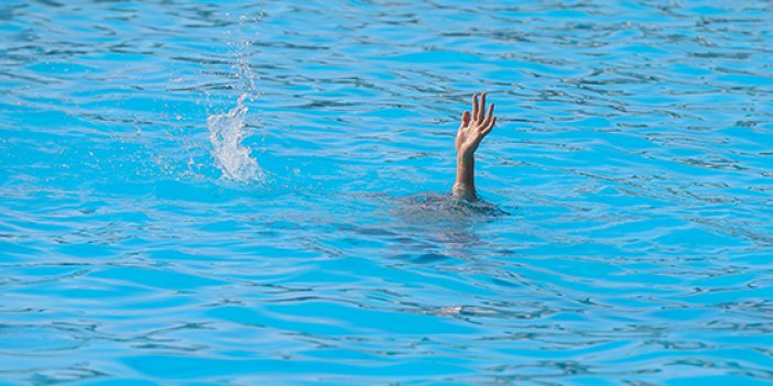 Kuşadası'ndan acı haber: Serinlemek için denize giren iki kişi boğularak öldü