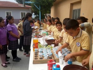 Yılmazköy’ün Minik Öğrencileri Soma İçin Kermes Düzenledi