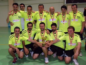 Voleybol Turnuvasının Şampiyonu Vergi Dairesi oldu