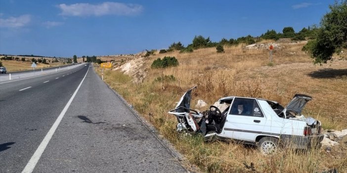 Devrilen otomobilde bir çocuk öldü! Ailesi yaralandı