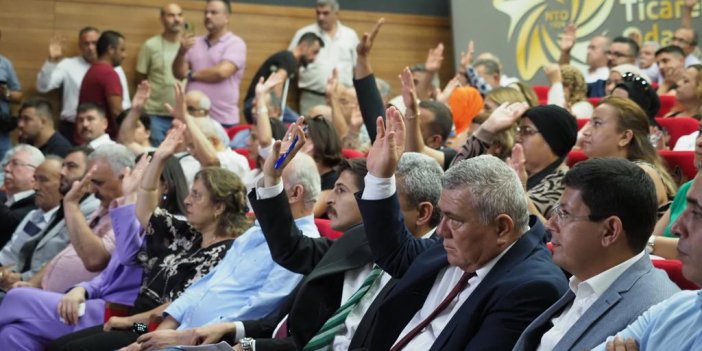 MHP Nazilli’de kongre heyecanı: Başkan Eren güven tazeledi