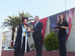 ADÜ Kuşadası Turizm Fakültesi'nde Mezuniyet Heyecanı