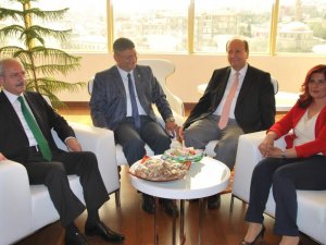 Kılıçdaroğlu’na Aydın İnciri ve Kabak Tatlısı İkram Edildi