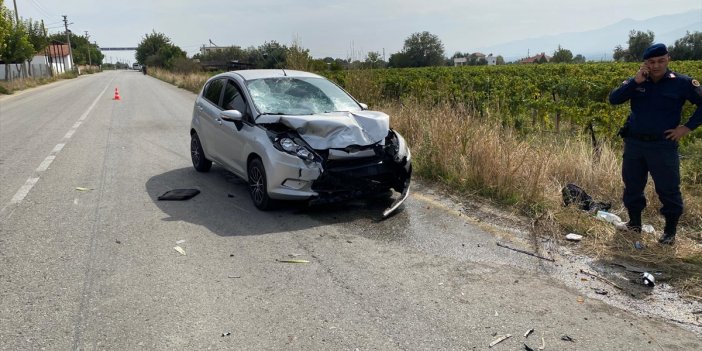 Motosiklet otomobille çarpıştı! 1 ölü 1 yaralı