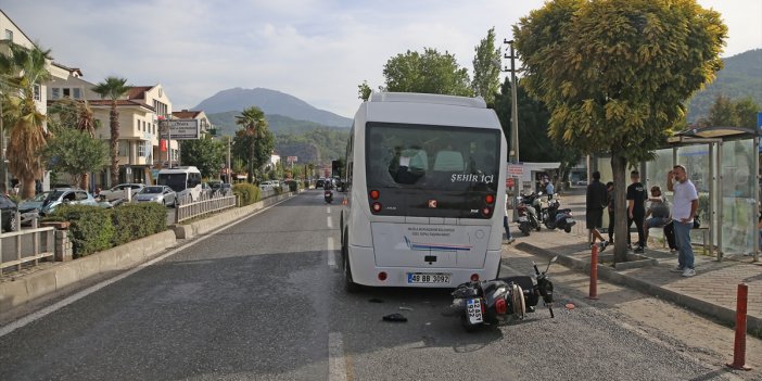 Yolcu minibüsüne arkadan çarpan genç sürücü hayatını kaybetti