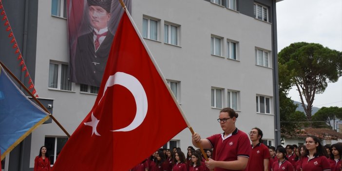 Aydın'da öğrenciler Cumhuriyetin 100. yılını kutladı