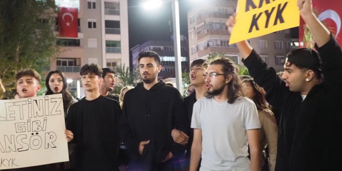 Nazilli’de, KYK yurdundaki asansör faciasının ardından öğrencilerden protesto