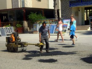 Didim’de Yol Onarım Çalışmaları Hızlandırıldı