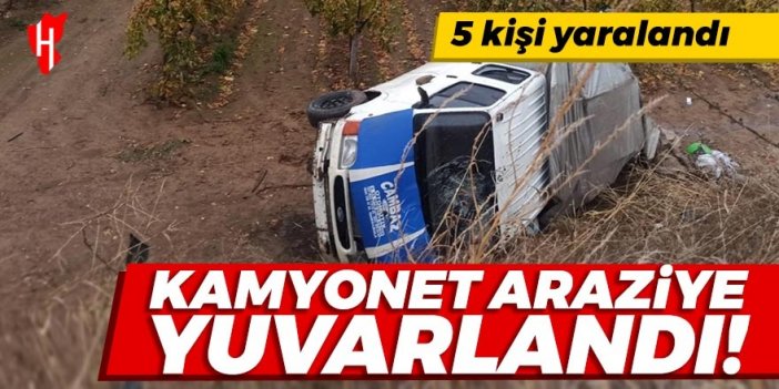 Kamyonet araziye yuvarlandı: 5 kişi yaralandı