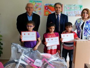 'Dengeli Besleniyorum' Resim Yarışması Birincileri Ödüllerini Aldı