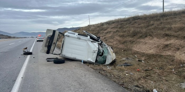 Aracı şarampole devrilen sürücü öldü!