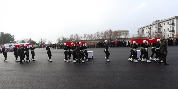 Pençe-Kilit Harekatı bölgesinde şehit olan 6 asker için Şırnak'ta tören yapıldı