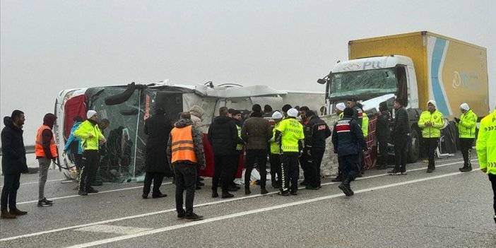 Yolcu otobüsü devrildi: 4 kişi öldü, 36 kişi yaralandı