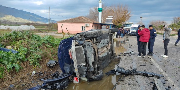 Bozdoğan’da iki otomobil kafa kafaya çarpıştı: 4 kişi yaralandı!