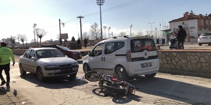 Nazilli’de üç aracın karıştığı kazada 17 yaşındaki motosiklet sürücüsü yaralandı