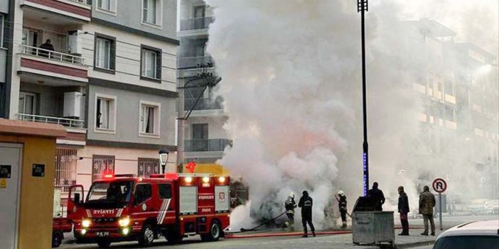 Korku dolu anlar.. Seyir halindeki minibüs alev alev yandı!