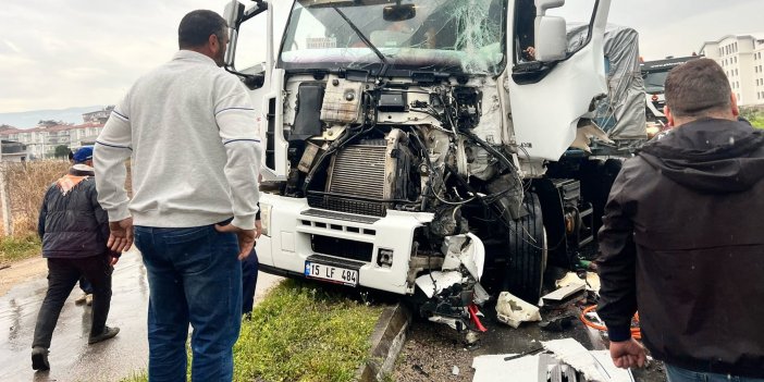 Aydın'da ekipler seferber oldu: İki tırın karıştığı kazada 1 yaralı!