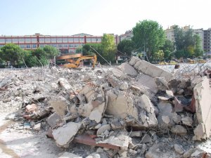 Aydın Eski Otogarı Yıkıldı