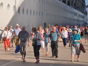 Kuşadası’na 10 Bin Turist Giriş Yaptı