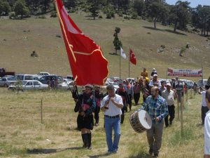Karaçakal Yörükleri Eğridir Yörük Şenlikleri'ne Renk Kattı