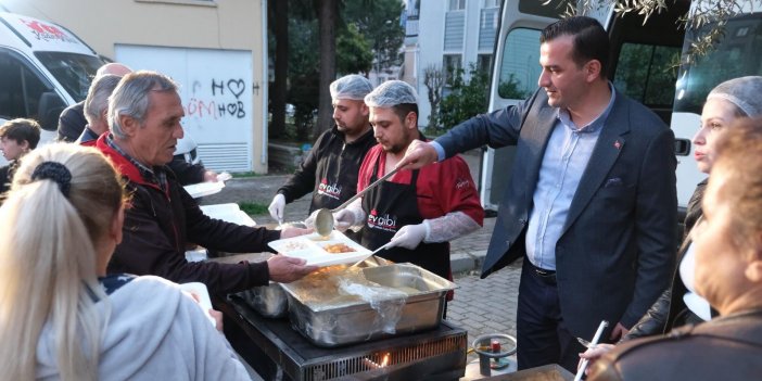 Efeler'in adayı Pehlivan, iftar sofrasında vatandaşları ağırladı: Ramazan'ın bereketini paylaştı