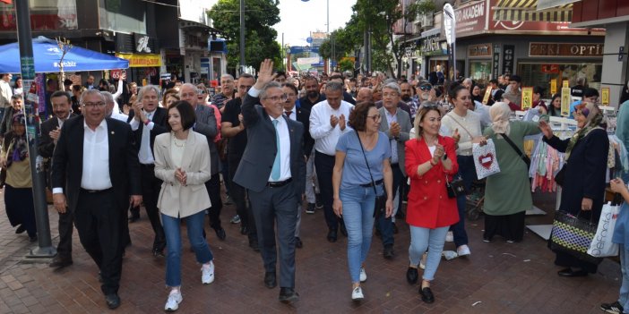 CHP'li Tetik'ten gövde gösterisi: Binlerce vatandaş katıldı