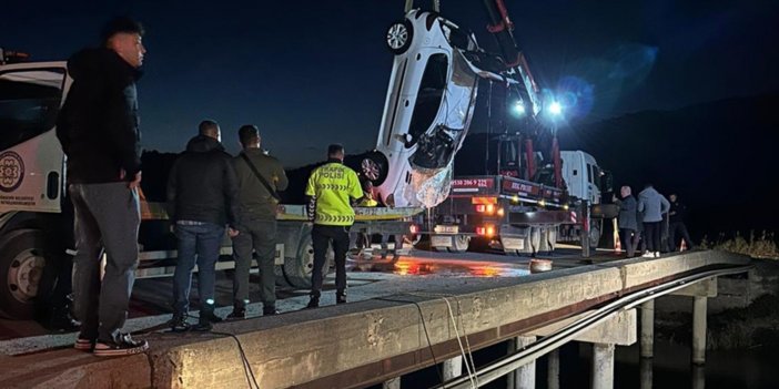 Otomobil kanala devrildi! Feci kazada 1’i astsubay 2 kişi öldü