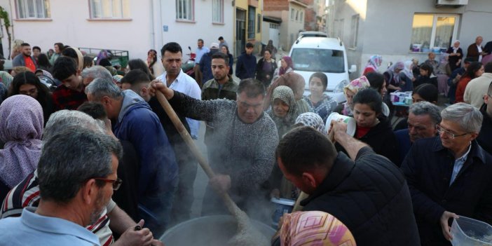 Nazilli’de 400 yıllık keşkek geleneğinde 40 kazan keşkek dağıtıldı