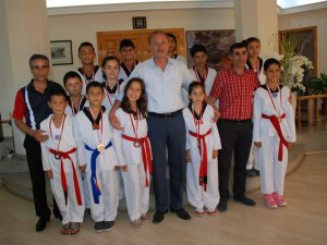 Didimli Tekvandocular Başkan Atabay’ı Ziyaret Etti